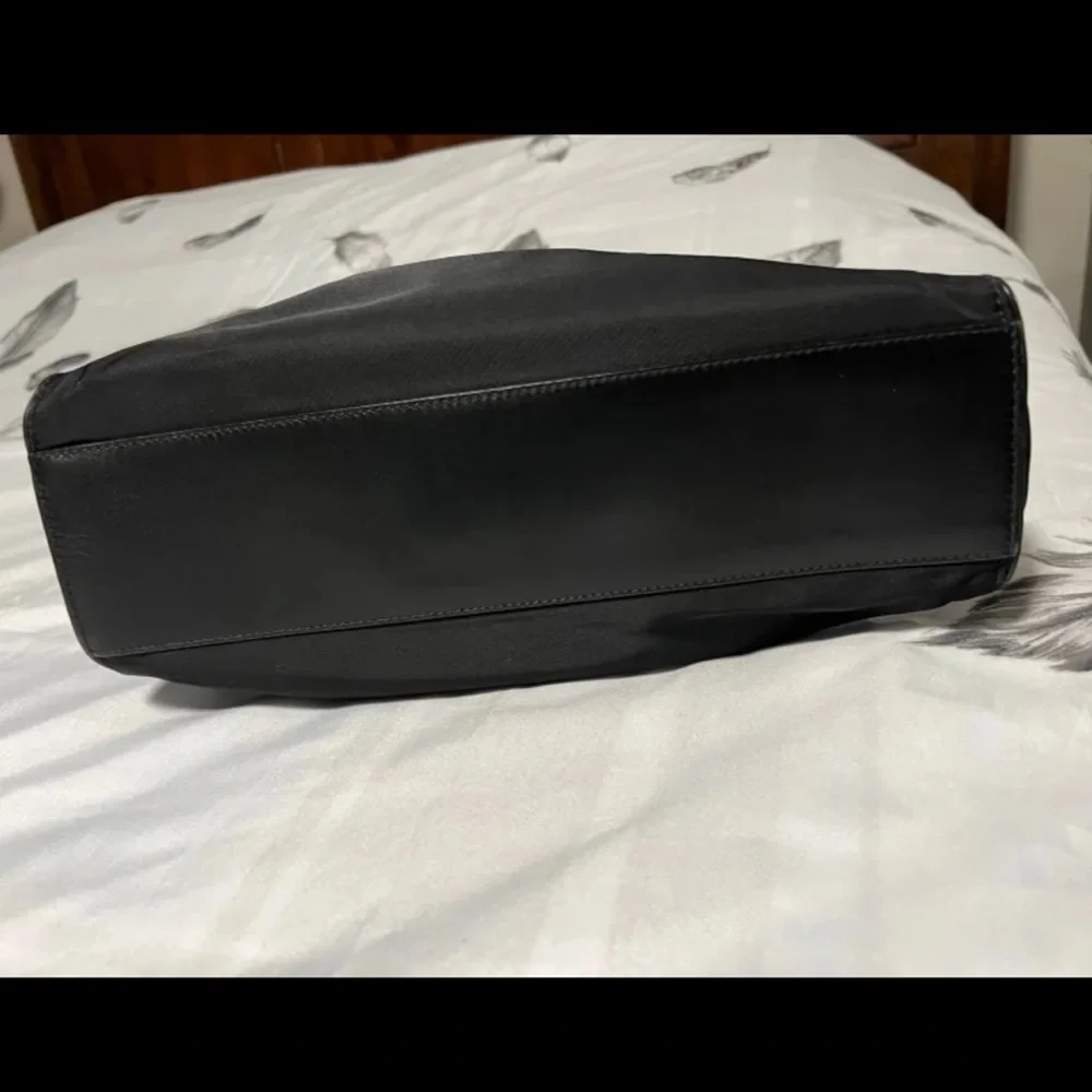 ❤️ AUTH. PRADA Tessuto Nylon Tote Black❤️ - Picture 6 of 12